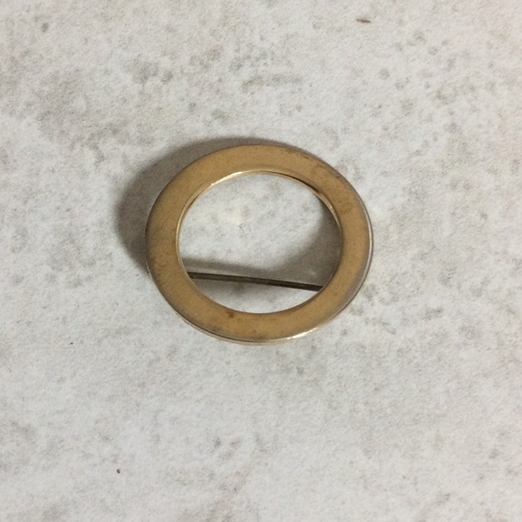 Vintage Gold circle pin - Picture 3 of 6